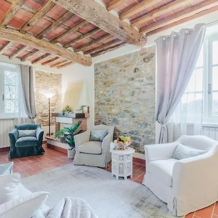 Dondolino, A Stylish Villa