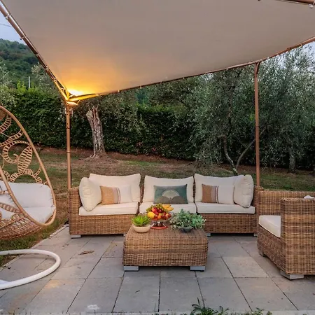Villa Dondolino, A Stylish *