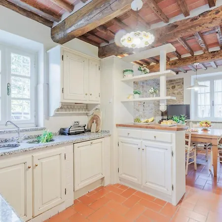 Dondolino, A Stylish Villa *